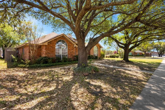 201 Brian Way, Red Oak, TX 75154