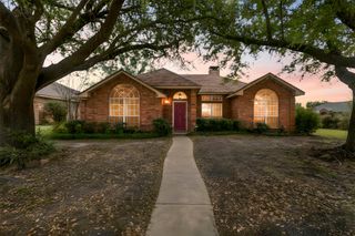 201 Brian Way, Red Oak, TX 75154