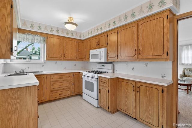 848 7th Street, Wyandotte, MI 48192