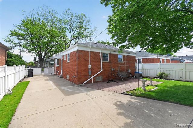 848 7th Street, Wyandotte, MI 48192