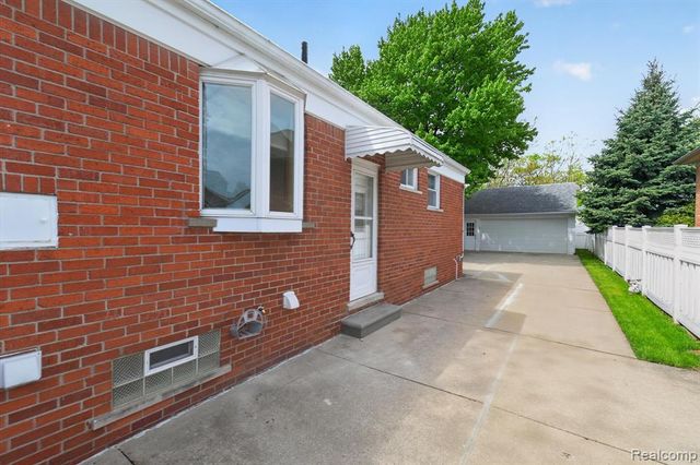 848 7th Street, Wyandotte, MI 48192