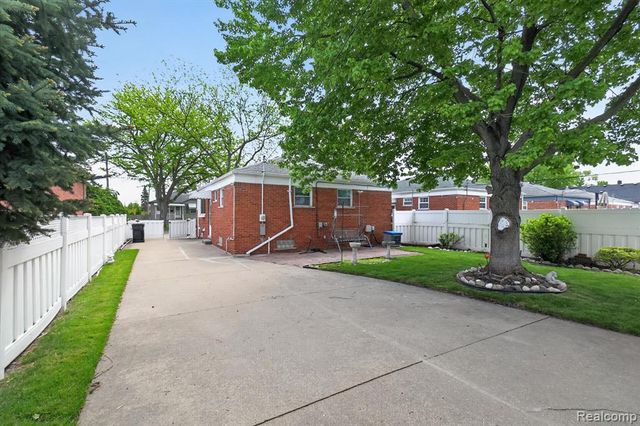 848 7th Street, Wyandotte, MI 48192