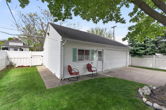848 7th Street, Wyandotte, MI 48192