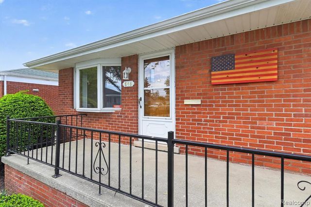 848 7th Street, Wyandotte, MI 48192