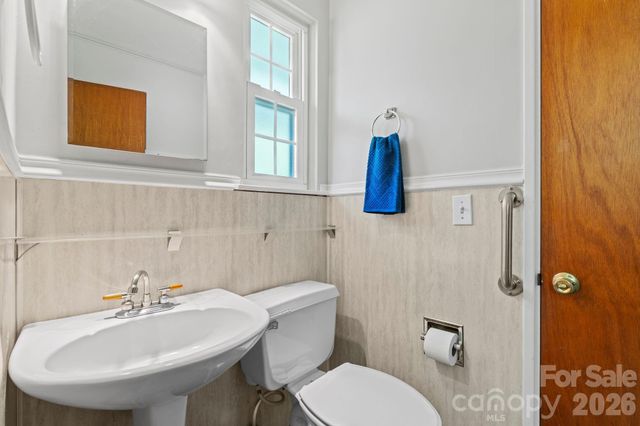 107 Appledore Avenue, Hendersonville, NC 28739