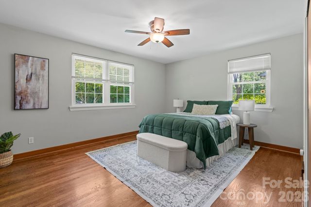 107 Appledore Avenue, Hendersonville, NC 28739