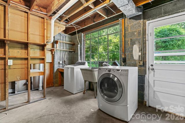 107 Appledore Avenue, Hendersonville, NC 28739