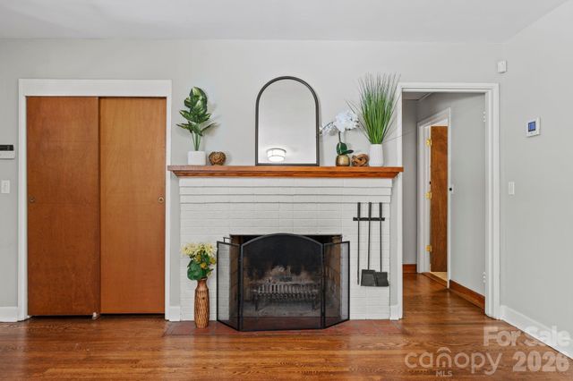 107 Appledore Avenue, Hendersonville, NC 28739