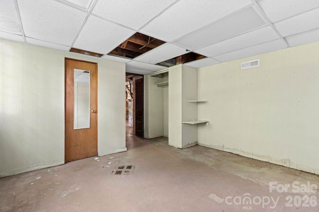 107 Appledore Avenue, Hendersonville, NC 28739