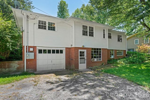 107 Appledore Avenue, Hendersonville, NC 28739