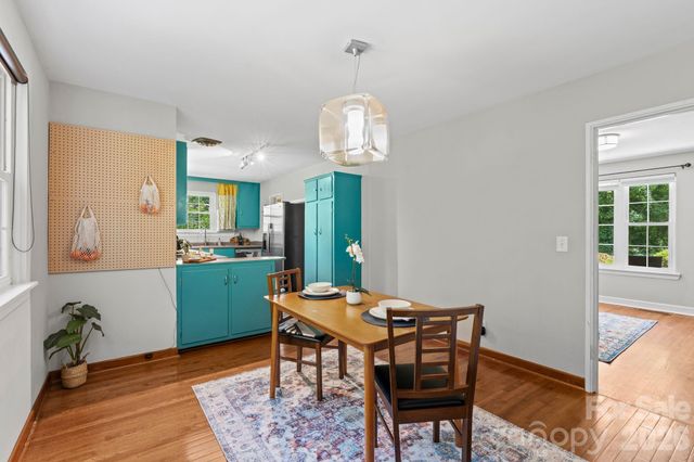 107 Appledore Avenue, Hendersonville, NC 28739