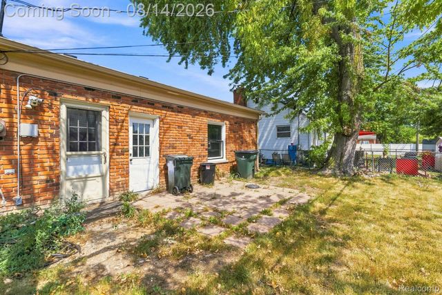 21508 Lanse Street, St. Clair Shores, MI 48081