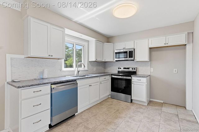 21508 Lanse Street, St. Clair Shores, MI 48081