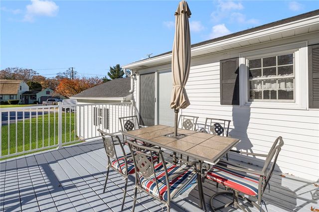 34 Silverwood Lane, West Warwick, RI 02893