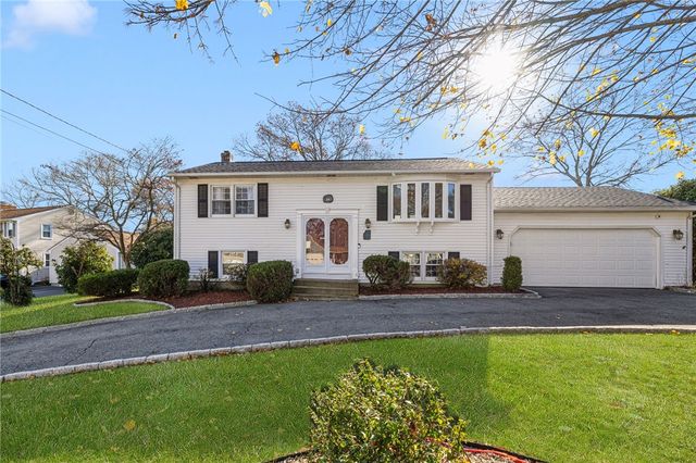 34 Silverwood Lane, West Warwick, RI 02893