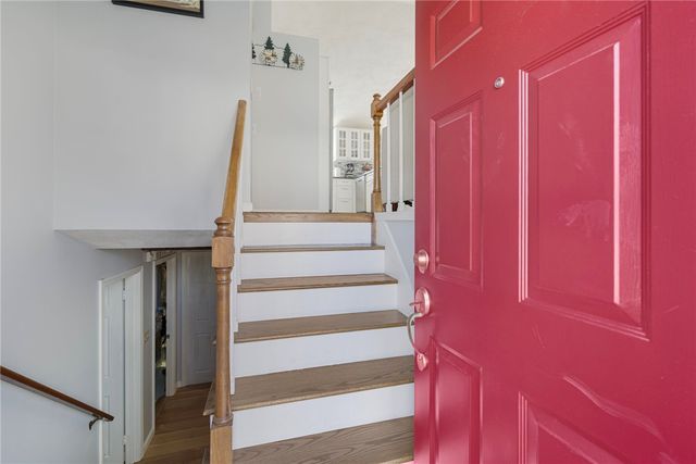 34 Silverwood Lane, West Warwick, RI 02893