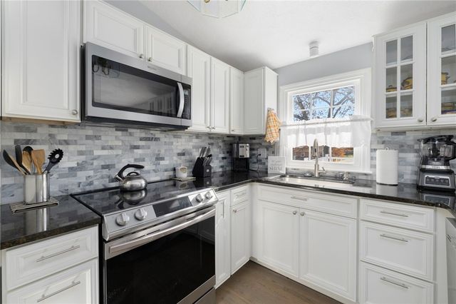 34 Silverwood Lane, West Warwick, RI 02893