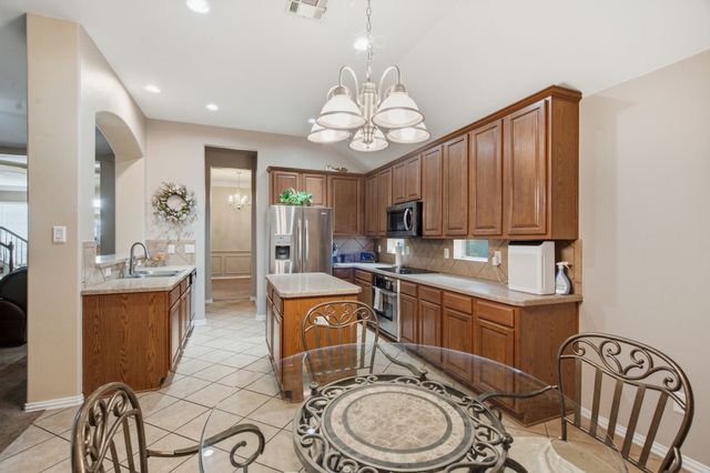 8100 Yucatan Court, Arlington, TX 76002