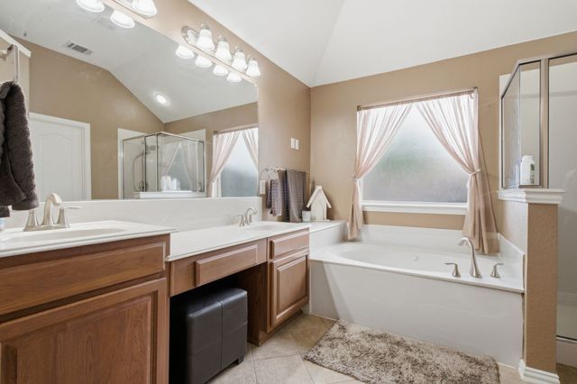 8100 Yucatan Court, Arlington, TX 76002