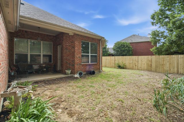 8100 Yucatan Court, Arlington, TX 76002