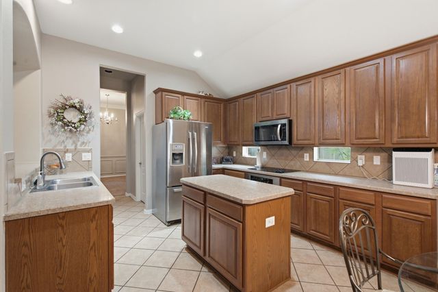 8100 Yucatan Court, Arlington, TX 76002