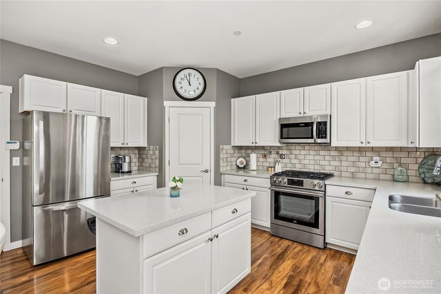 742 Freedom Court SE, Port Orchard, WA 98366