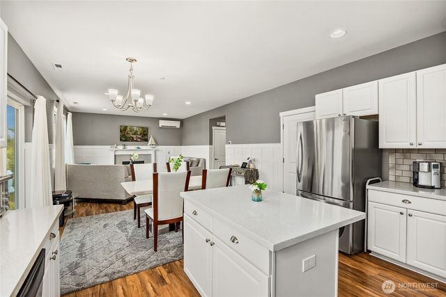 742 Freedom Court SE, Port Orchard, WA 98366