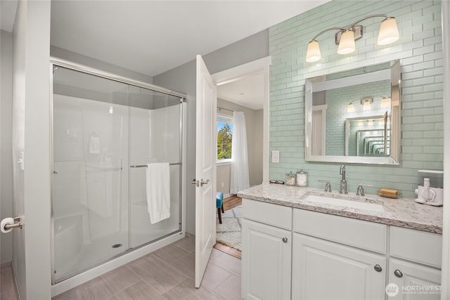 742 Freedom Court SE, Port Orchard, WA 98366