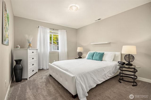 742 Freedom Court SE, Port Orchard, WA 98366