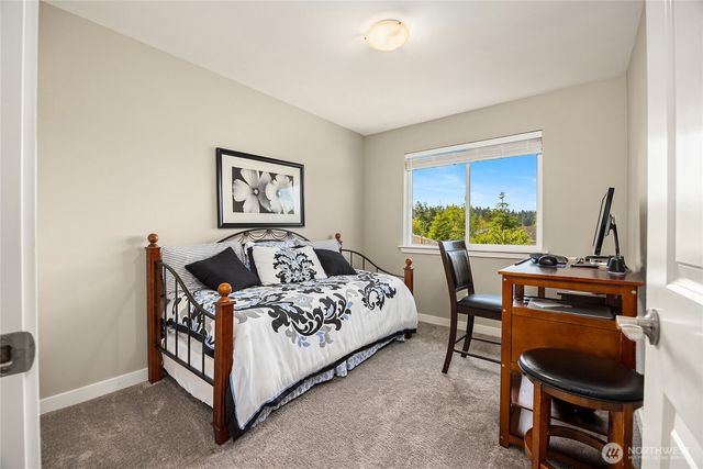 742 Freedom Court SE, Port Orchard, WA 98366