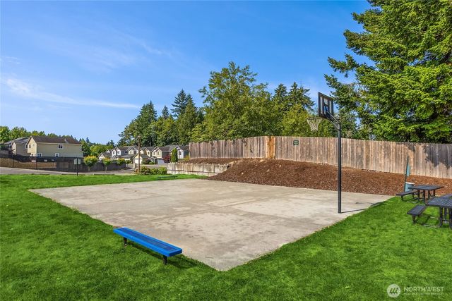 742 Freedom Court SE, Port Orchard, WA 98366
