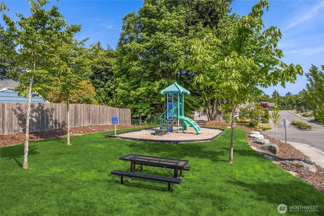 742 Freedom Court SE, Port Orchard, WA 98366