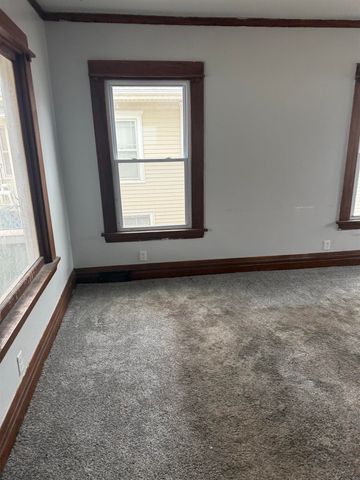 1116 W Mullan Avenue, Waterloo, IA 50701