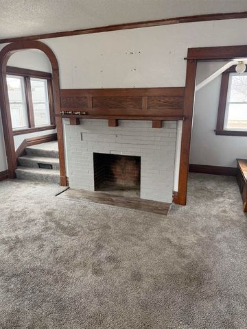 1116 W Mullan Avenue, Waterloo, IA 50701