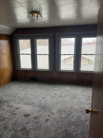 1116 W Mullan Avenue, Waterloo, IA 50701