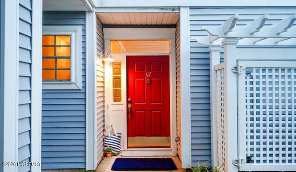 37 Golden Eye Lane, Port Monmouth, NJ 07758