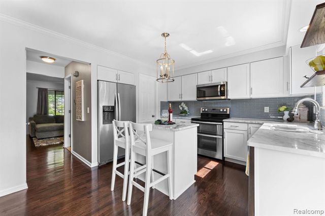 299 Wind Way Drive, Walled Lake, MI 48390