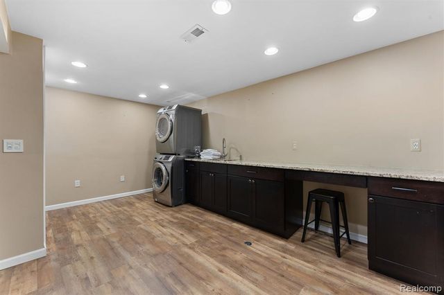 299 Wind Way Drive, Walled Lake, MI 48390