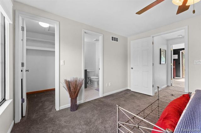 299 Wind Way Drive, Walled Lake, MI 48390
