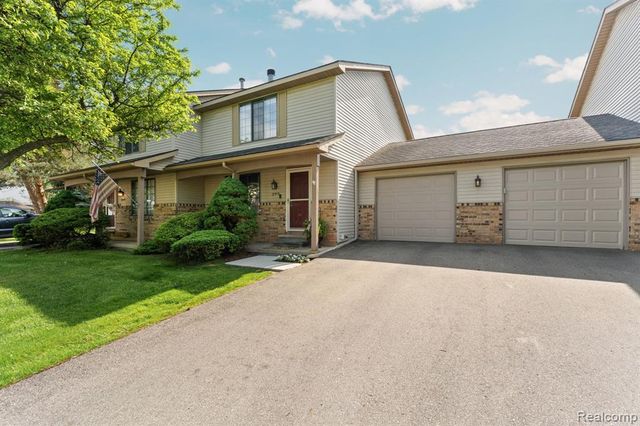 299 Wind Way Drive, Walled Lake, MI 48390