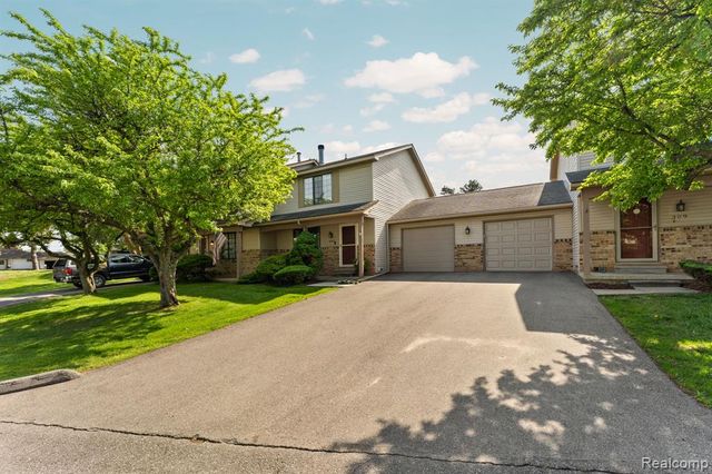 299 Wind Way Drive, Walled Lake, MI 48390