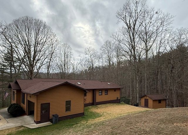 273 Cox Lane, Hayesville, NC 28904
