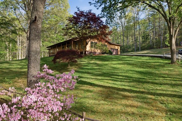 273 Cox Lane, Hayesville, NC 28904