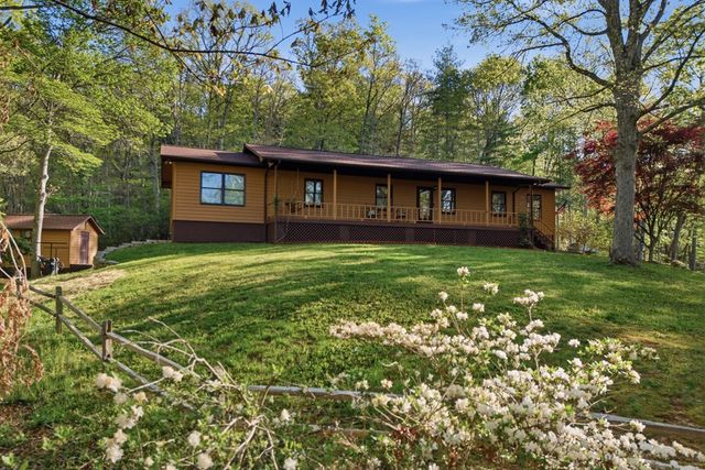 273 Cox Lane, Hayesville, NC 28904