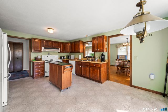 17 Pinney Road, Somers, CT 06071