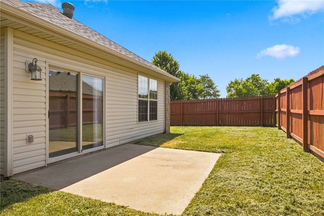1101 Shiraz Drive, Centerton, AR 72719