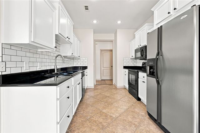 1101 Shiraz Drive, Centerton, AR 72719