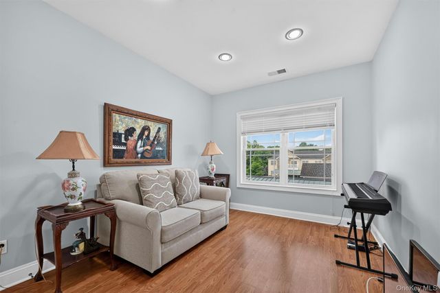 2202 Views Way, Pomona, NY 10970