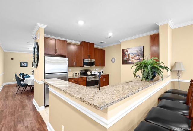 2202 Views Way, Pomona, NY 10970