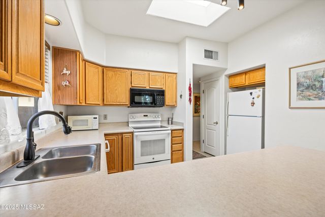 11901 N Labyrinth Drive, Oro Valley, AZ 85737